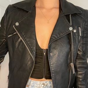 BlACK LEATHER JACKET FOREVER 21